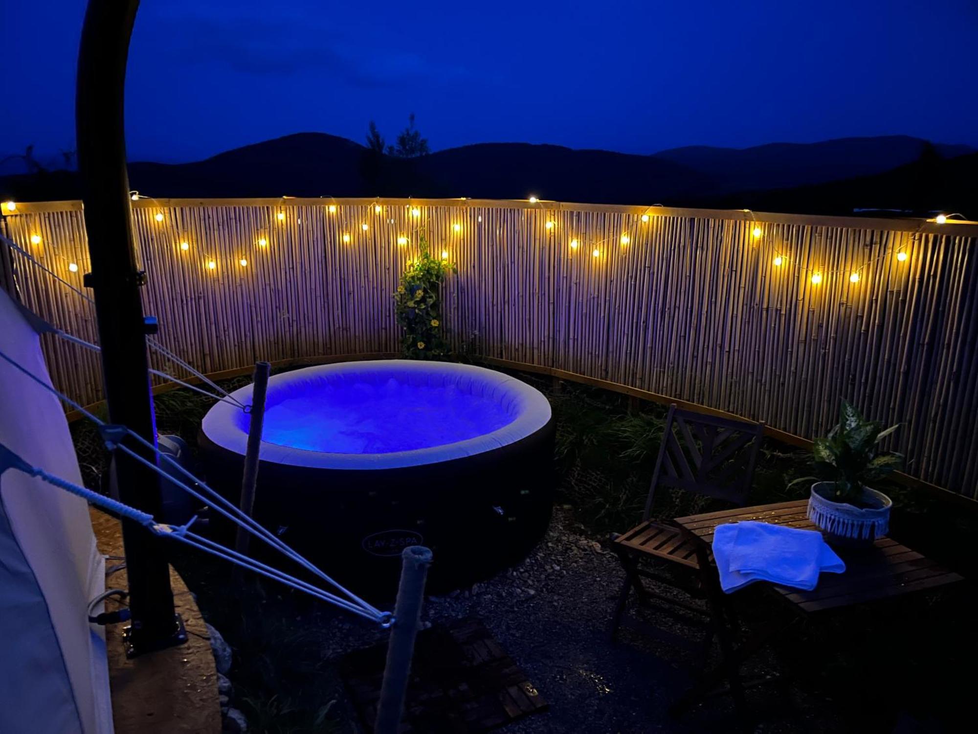 Glamping Hohe Wand - Zelt Mit Sternenfenster Und Whirlpool Hotel Maiersdorf Exterior photo